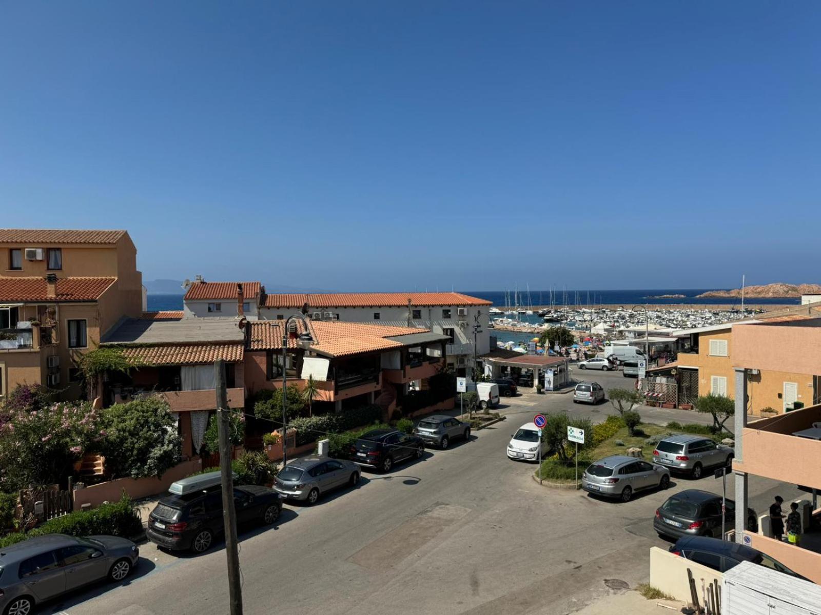 Borgo Spiaggia Изола-Росса Экстерьер фото